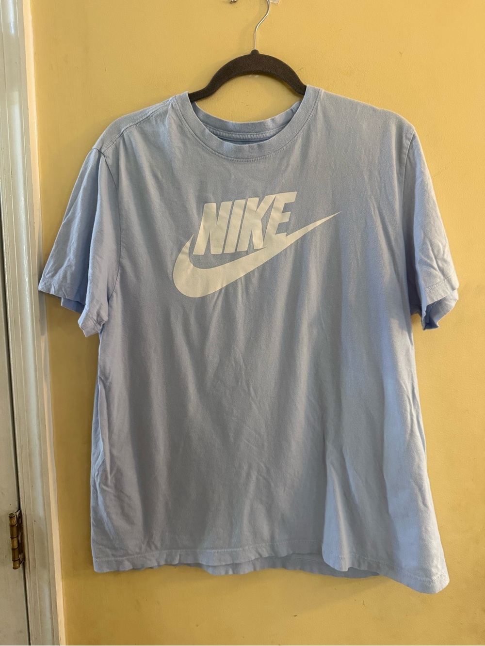 Nike Men's Light Blue Logo T-Shirt, large